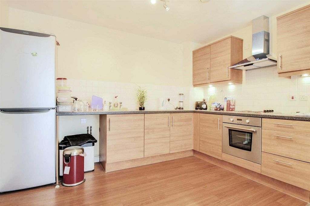 Property photo 3 of 6