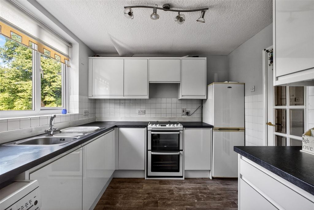 Additional image 4 of 3 bed flat for saleThe Glen, Sheffield S10