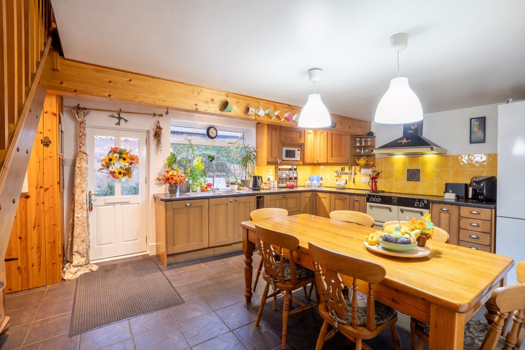 Property photo 3 of 14 Kitchen-Diner 2