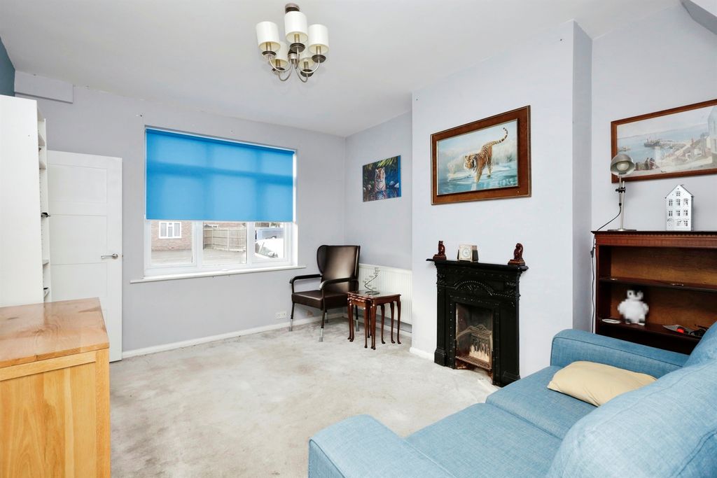 Property photo 2 of 14