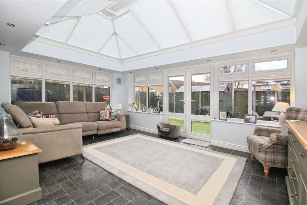 Property photo 2 of 16 Conservatory