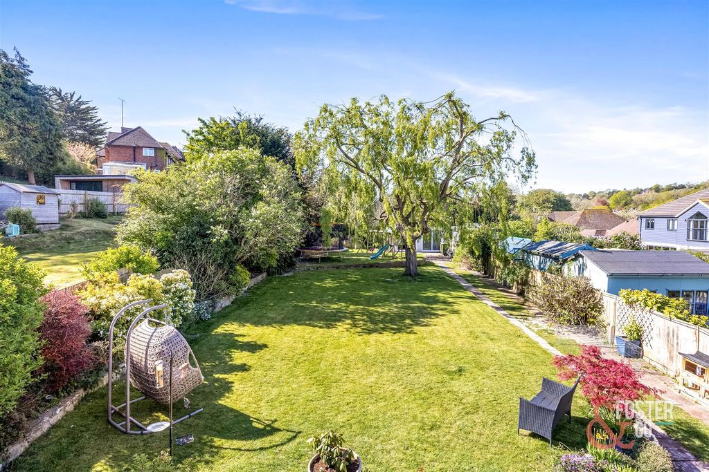 Property photo 3 of 27 Grangeways, 2-007.Jpg