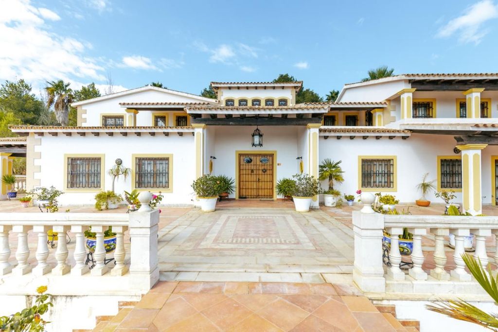 Property photo 2 of 30