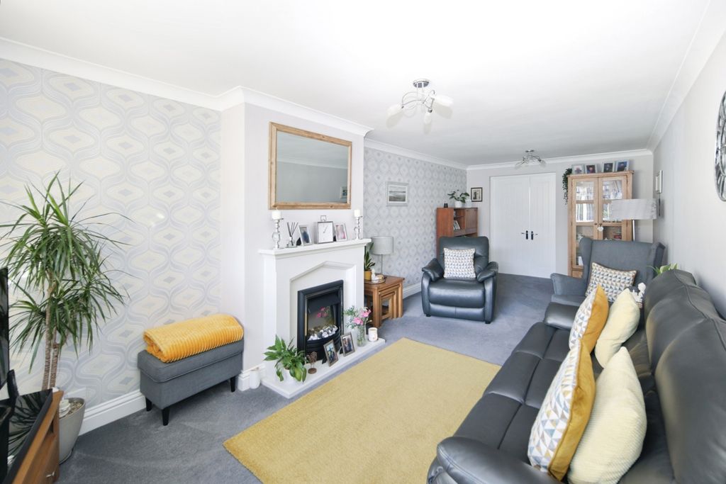 Property photo 2 of 16 Pbox-Img.Jpg