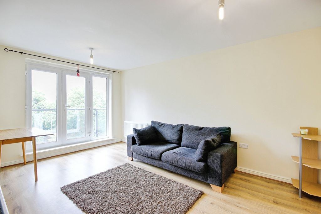 Property photo 2 of 7