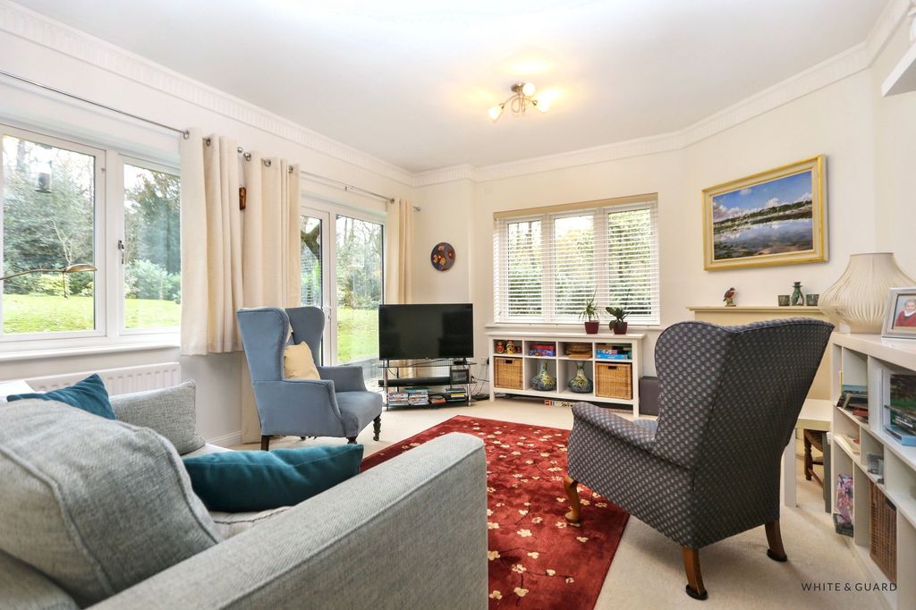 Property photo 3 of 20