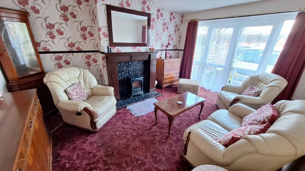 Property photo 2 of 8