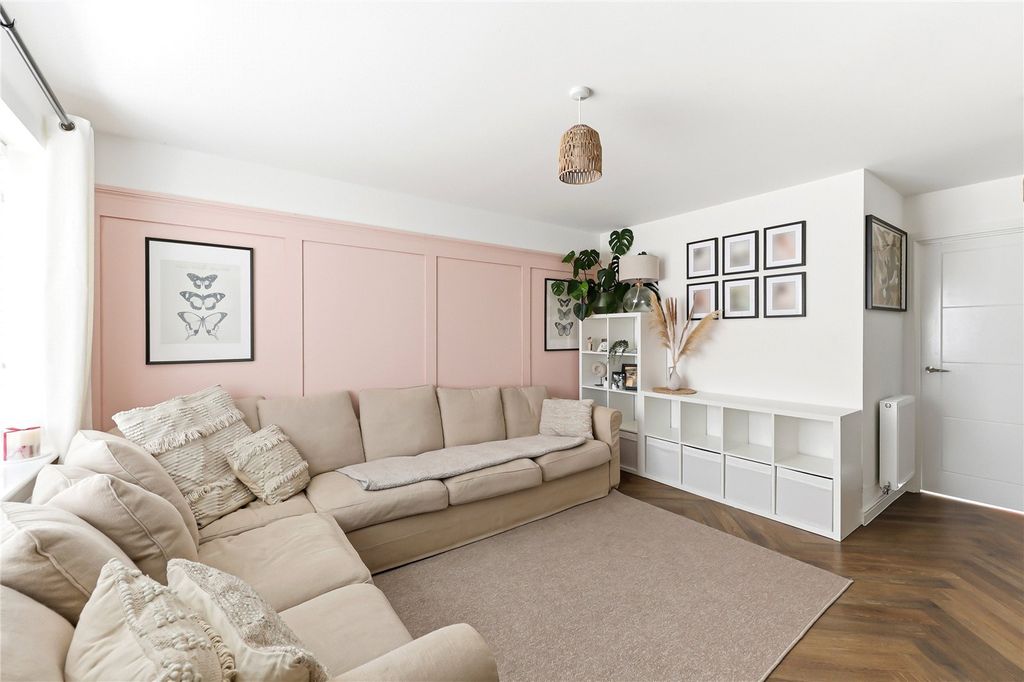 Property photo 2 of 18 Picture No. 11