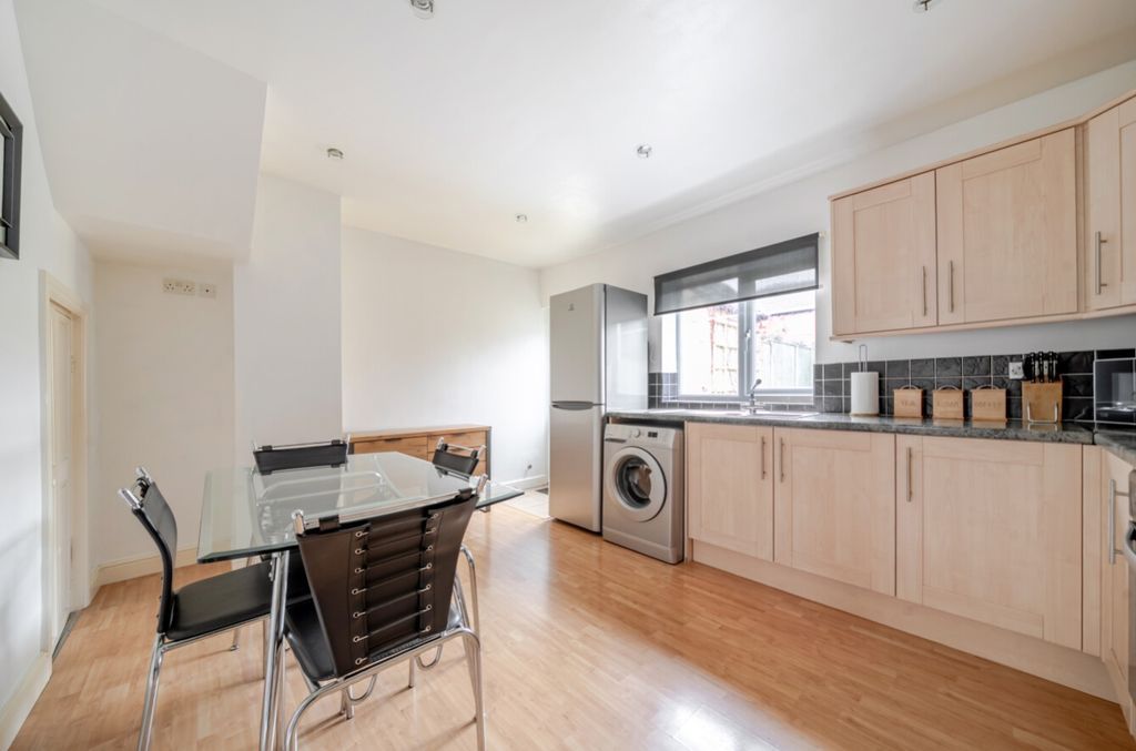 Property photo 3 of 10 1409694-5-698c679862Cbe