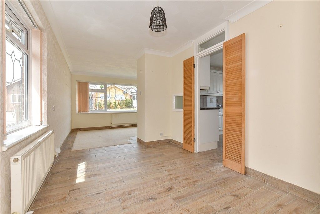 Property photo 3 of 17 Dining Area