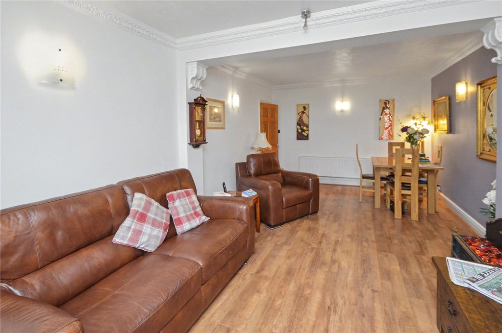 Property photo 3 of 12 Picture 3