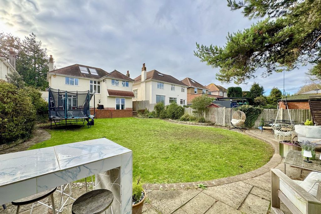 Property photo 3 of 31