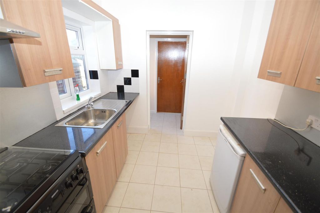 Property photo 1 of 17 Kitchen