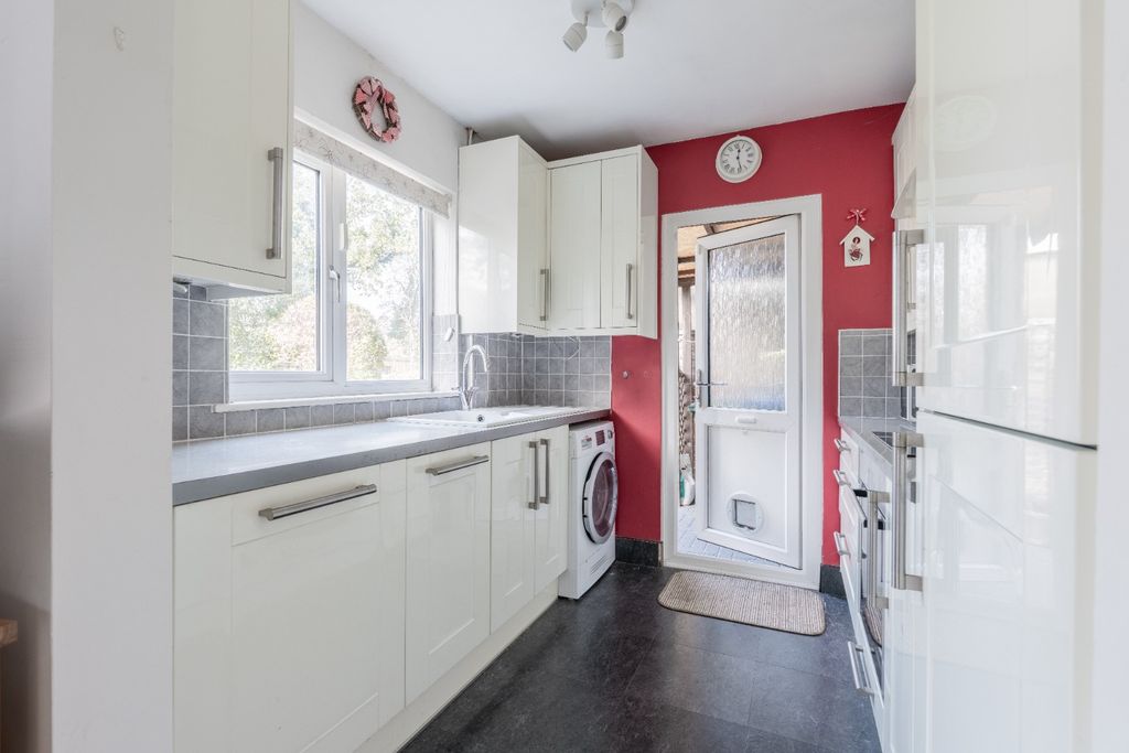 Property photo 3 of 28 4719823