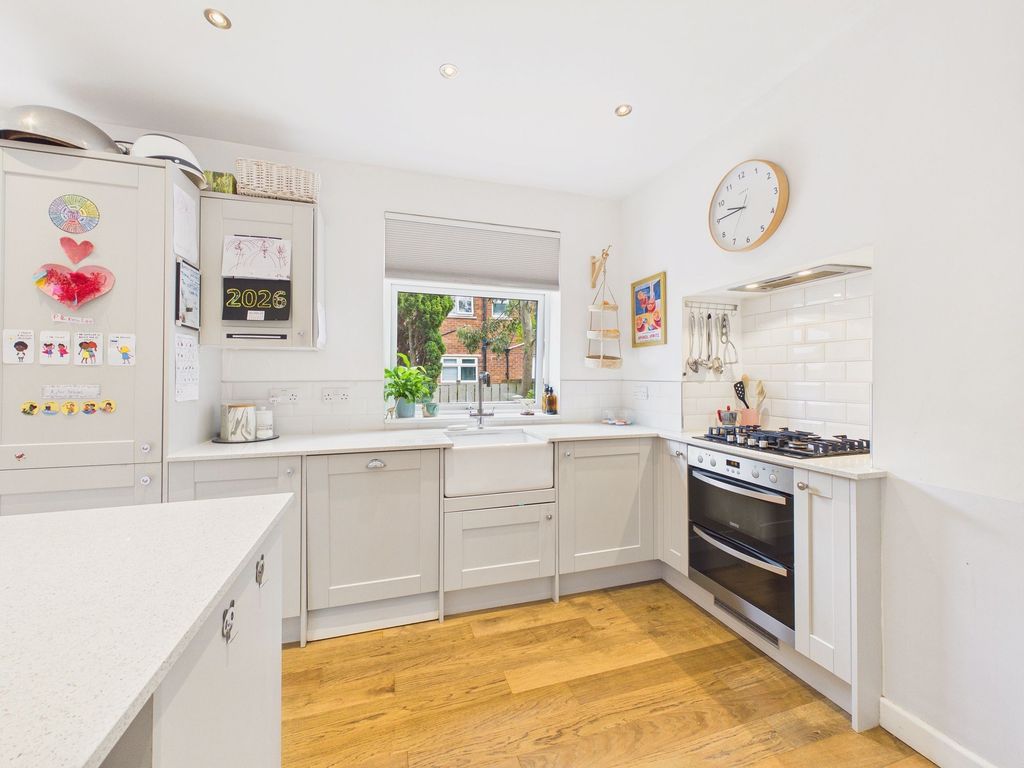 Property photo 3 of 14 Dining Kitchen