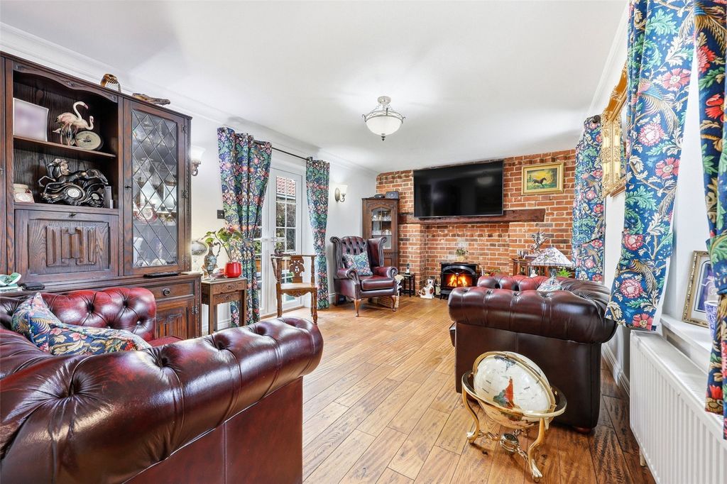 Property photo 2 of 17 Living Room