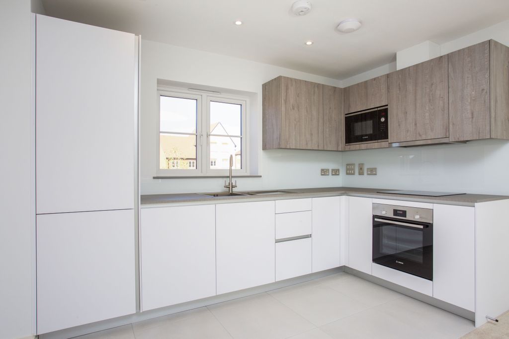 Property photo 3 of 8 290778F8-F4F7-4388-A