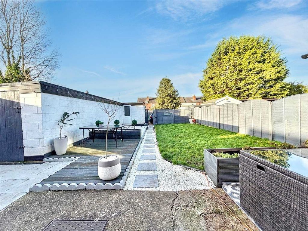 Property photo 2 of 30 Garden