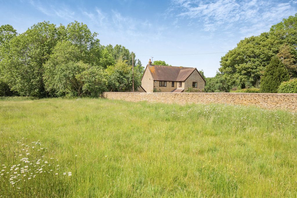Property photo 3 of 32