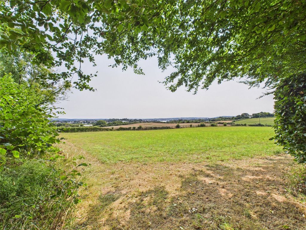 Property photo 3 of 21 Picture No. 27