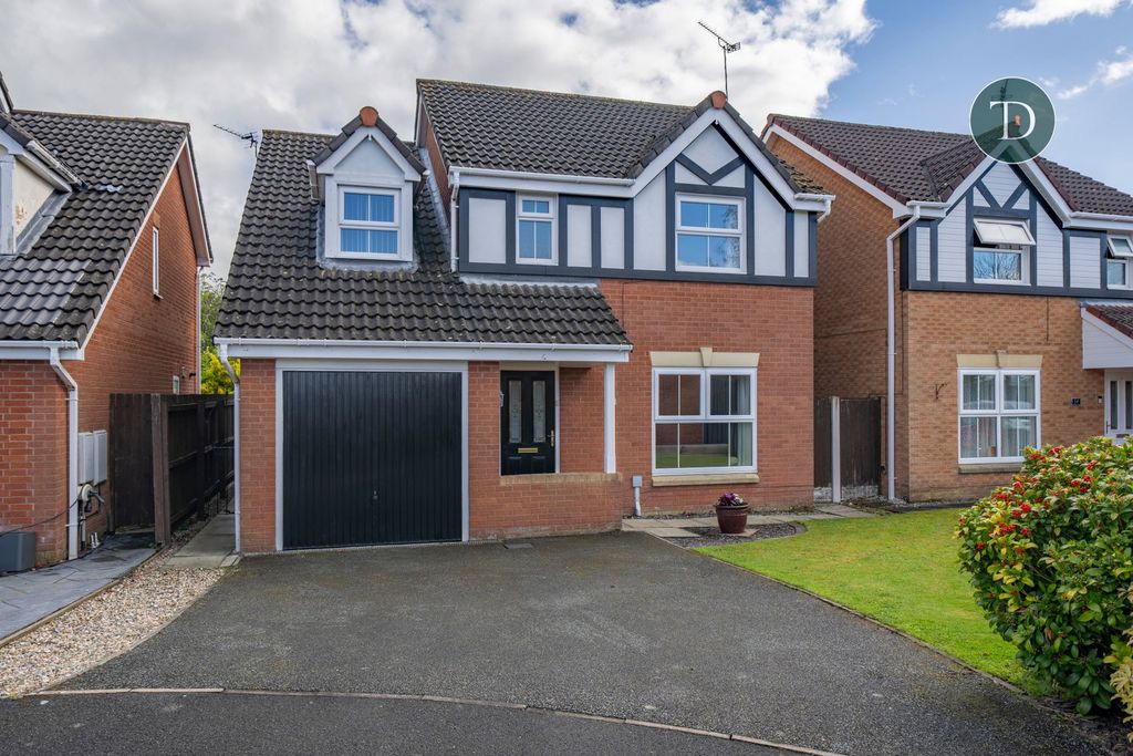 Property photo 1 of 32