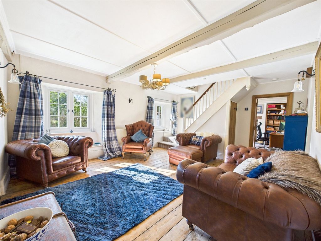 Property photo 3 of 19 Living Room