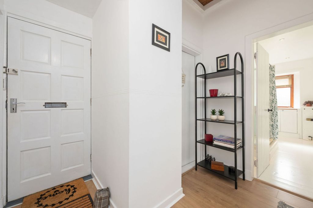 Property photo 2 of 41