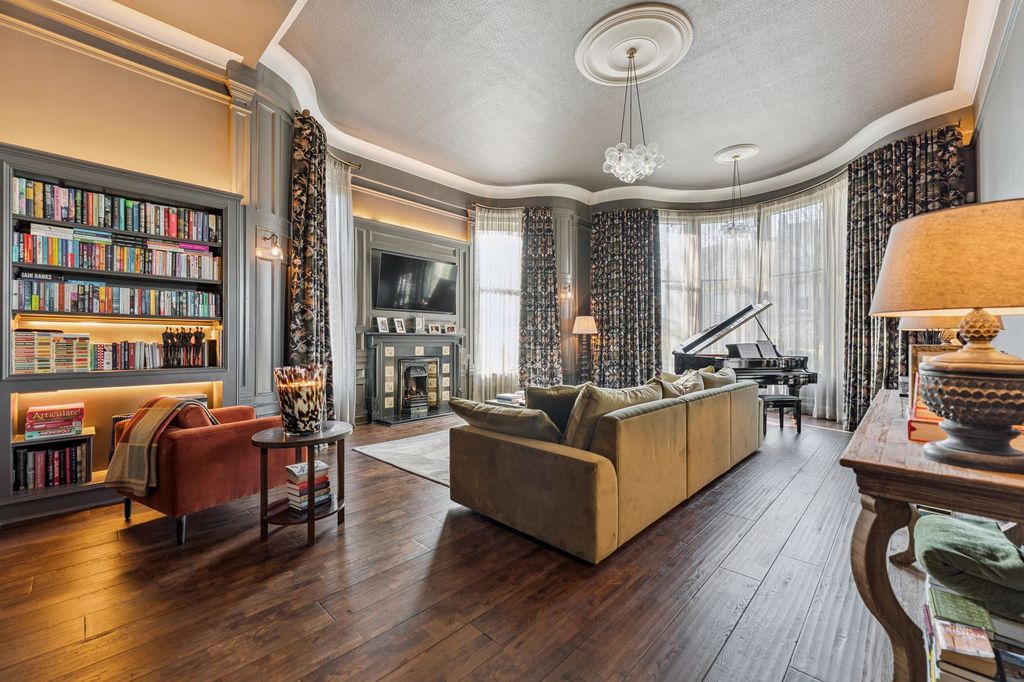 Property photo 2 of 54