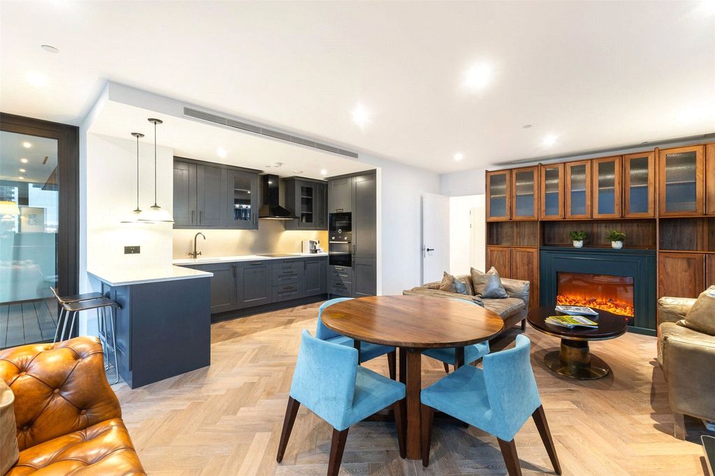 Property photo 2 of 33 Picture No. 12