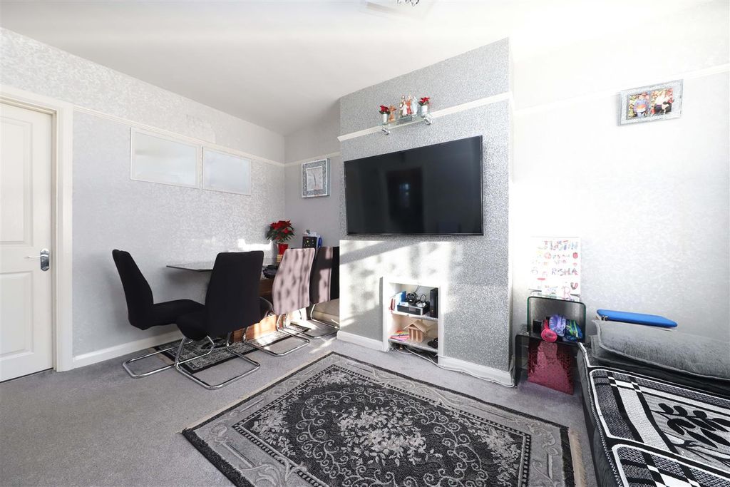 Property photo 3 of 8 Living Room