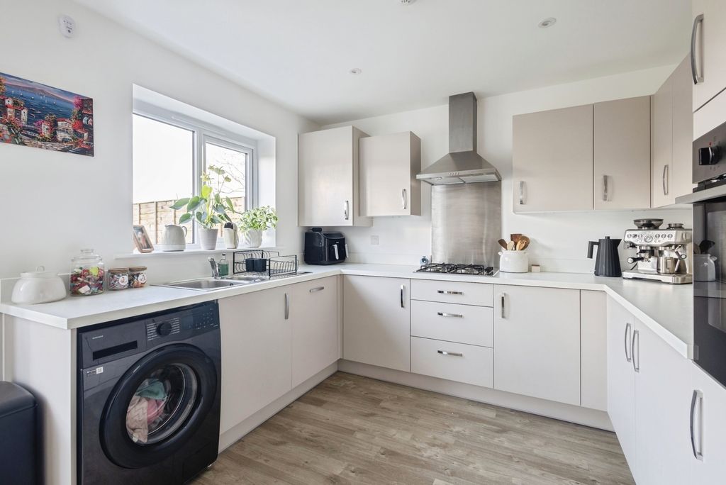 Property photo 3 of 16 Pbox-Img.Jpg