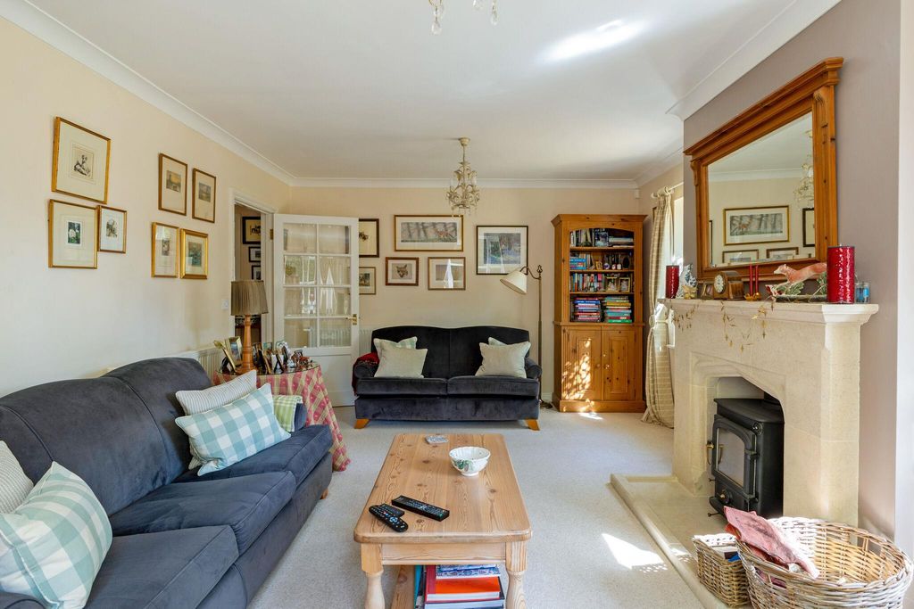 Property photo 3 of 27 Image