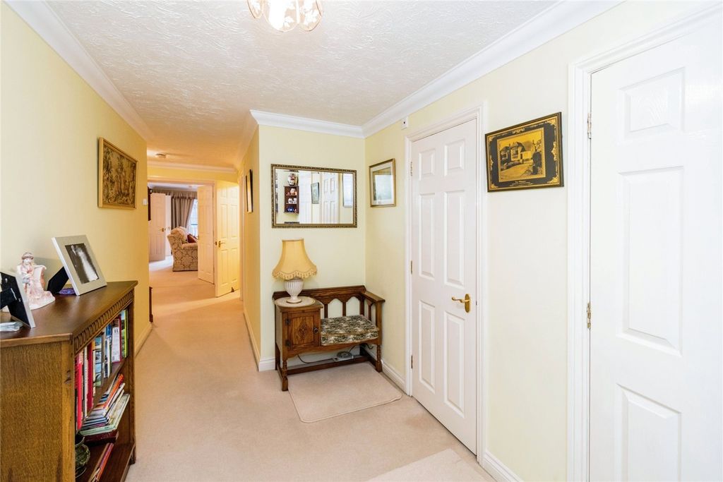 Property photo 2 of 18 Picture No. 15