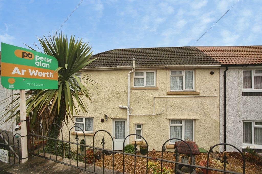 Property photo 2 of 20