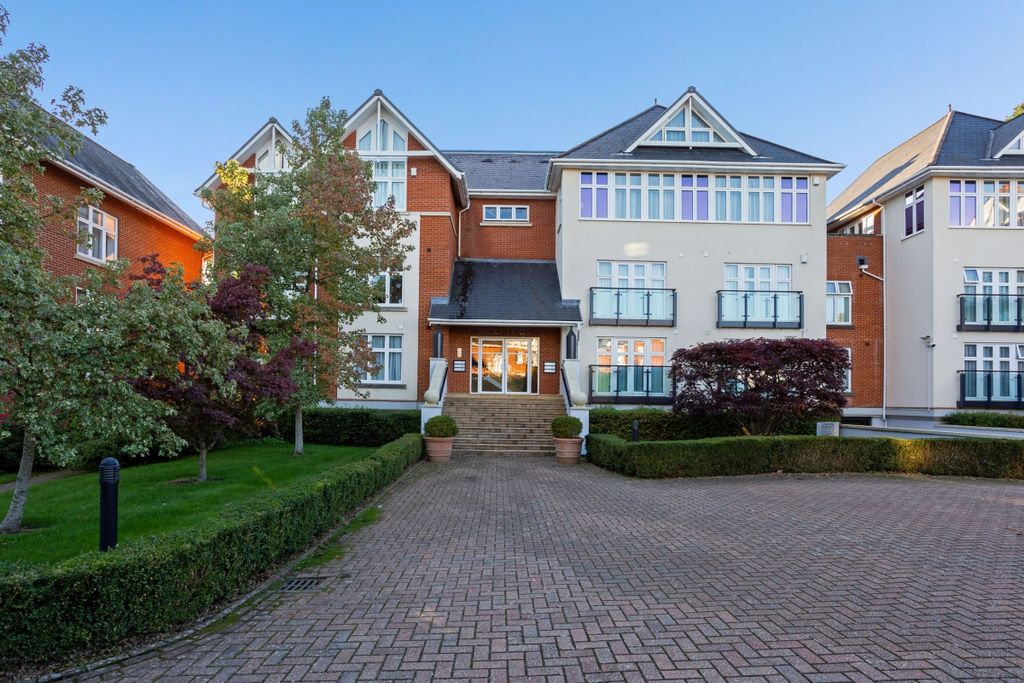 Property photo 2 of 20