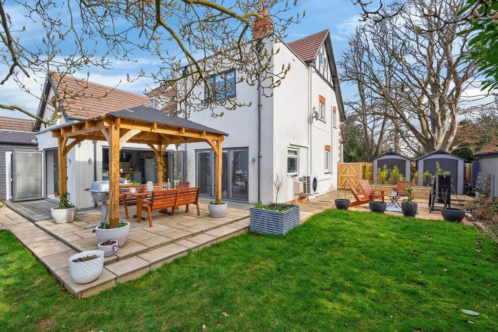 Property photo 1 of 35