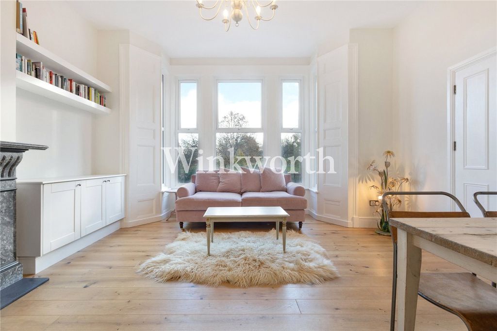 Property photo 2 of 17 Picture No. 11