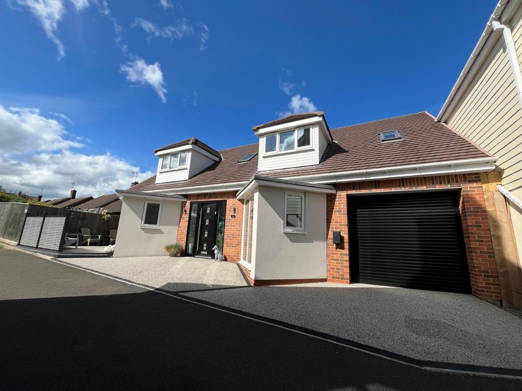 Property photo 2 of 27 4645885
