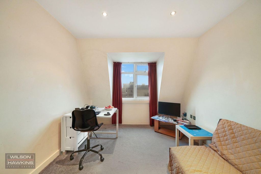 Property photo 3 of 12