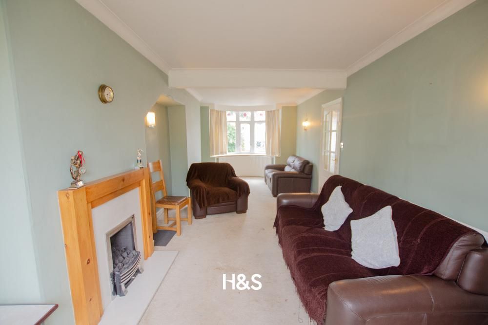 Property photo 2 of 12 182 Colebourne - Through Lounge.Jpg