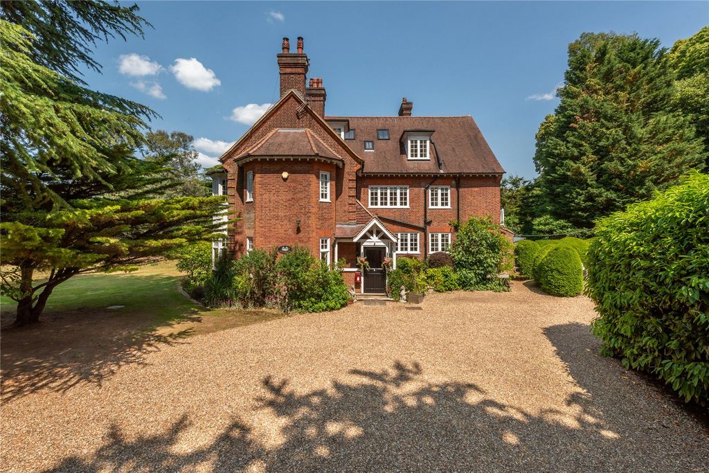 Property photo 1 of 31 Picture No. 12