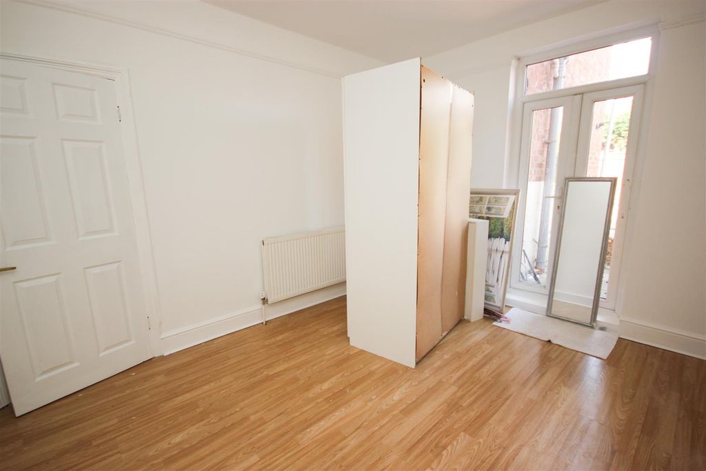 Property photo 3 of 9 Diningroom Edt.Jpg
