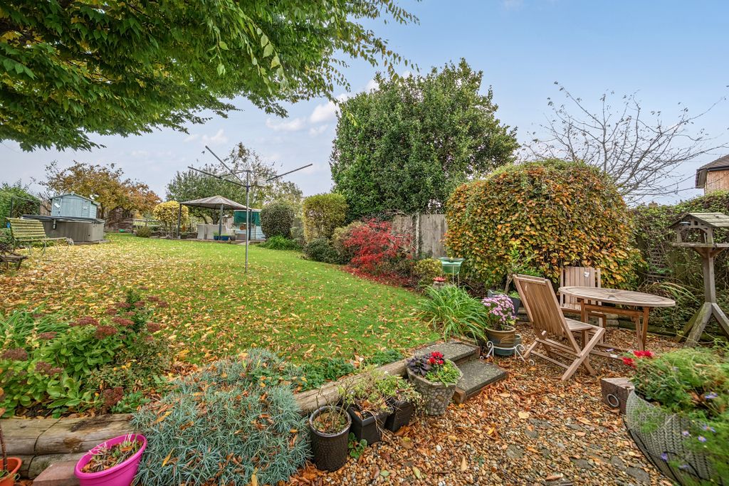 Property photo 2 of 18