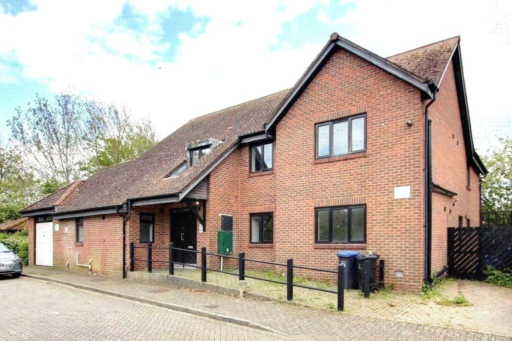 Property photo 1 of 13 External