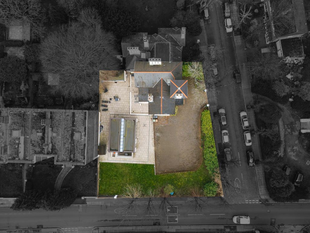 Property photo 3 of 25