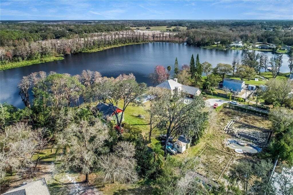 Property photo 1 of 2