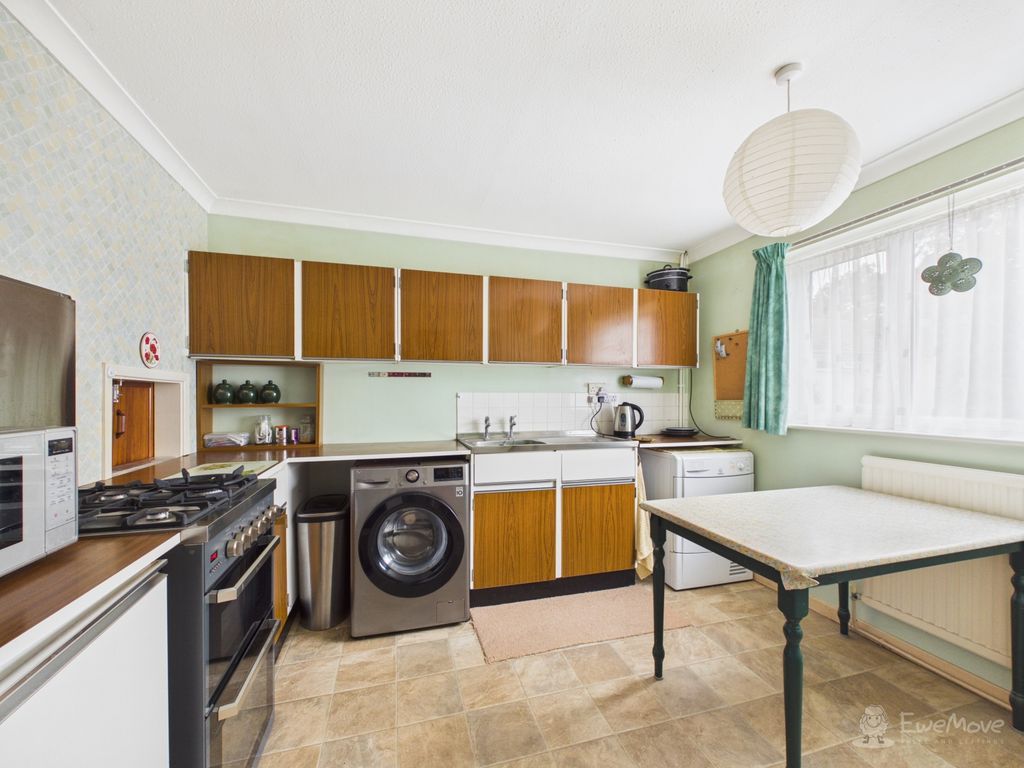 Property photo 2 of 11 Kitchen- Mark Stephens Ewemove Newmarket And Soham