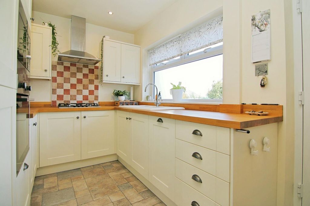 Property photo 3 of 18 Kitchen Diner