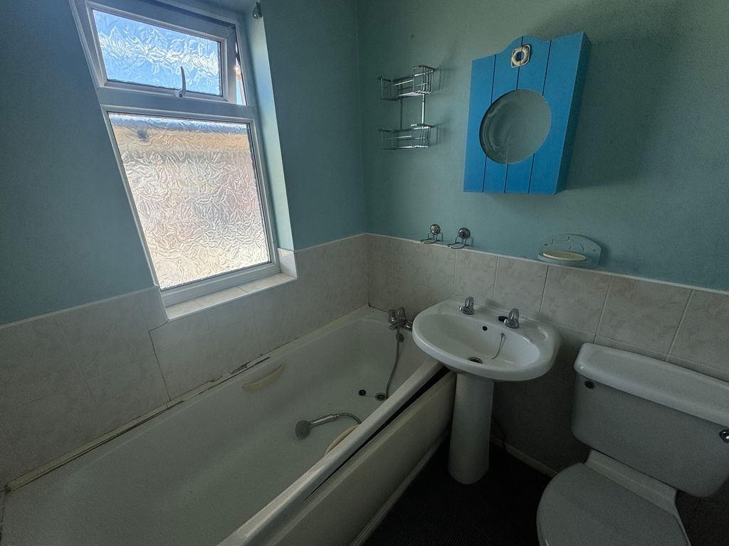 Property photo 3 of 4