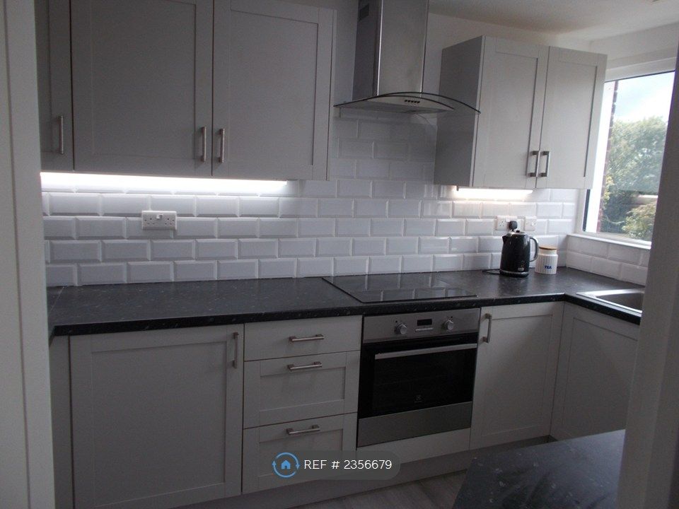 Property photo 3 of 15 Kitchen